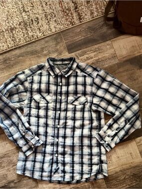 Mountain Hardwear Men's Light Blue & Navy Plaid Button-Down Shirt